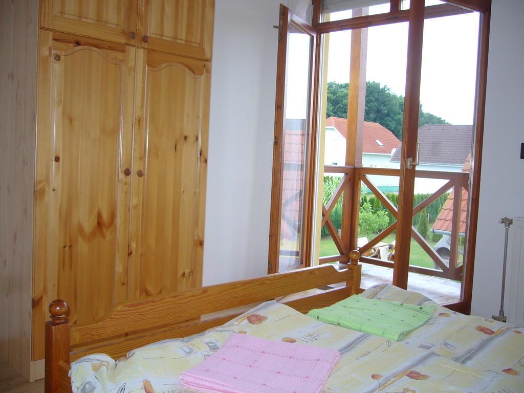 Anna Villa Lenti Room photo